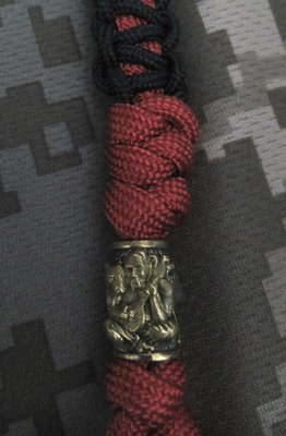 Темляк "Козак-характерник", латунь/паракорд (Black/Red) 777KH фото